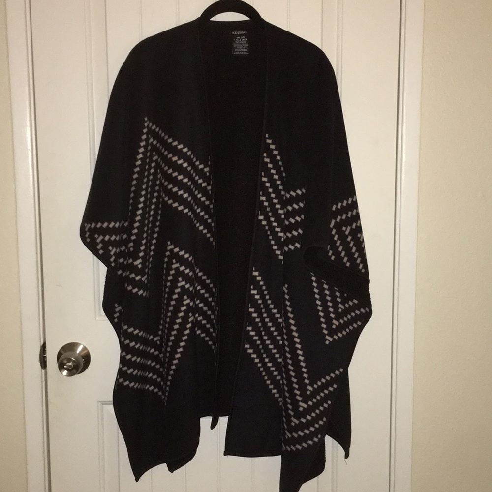 Ike Behar shrug/poncho